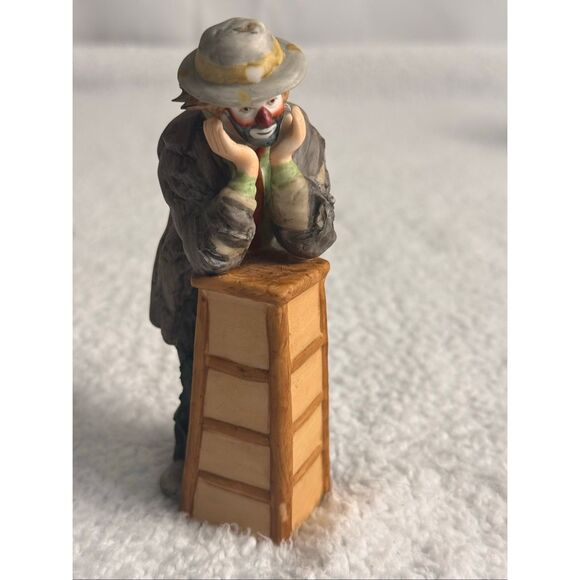 Emmett Kelly Jr. Clown Figurine Leaning on Stool “WHY ME" Flambro - Picture 2 of 10